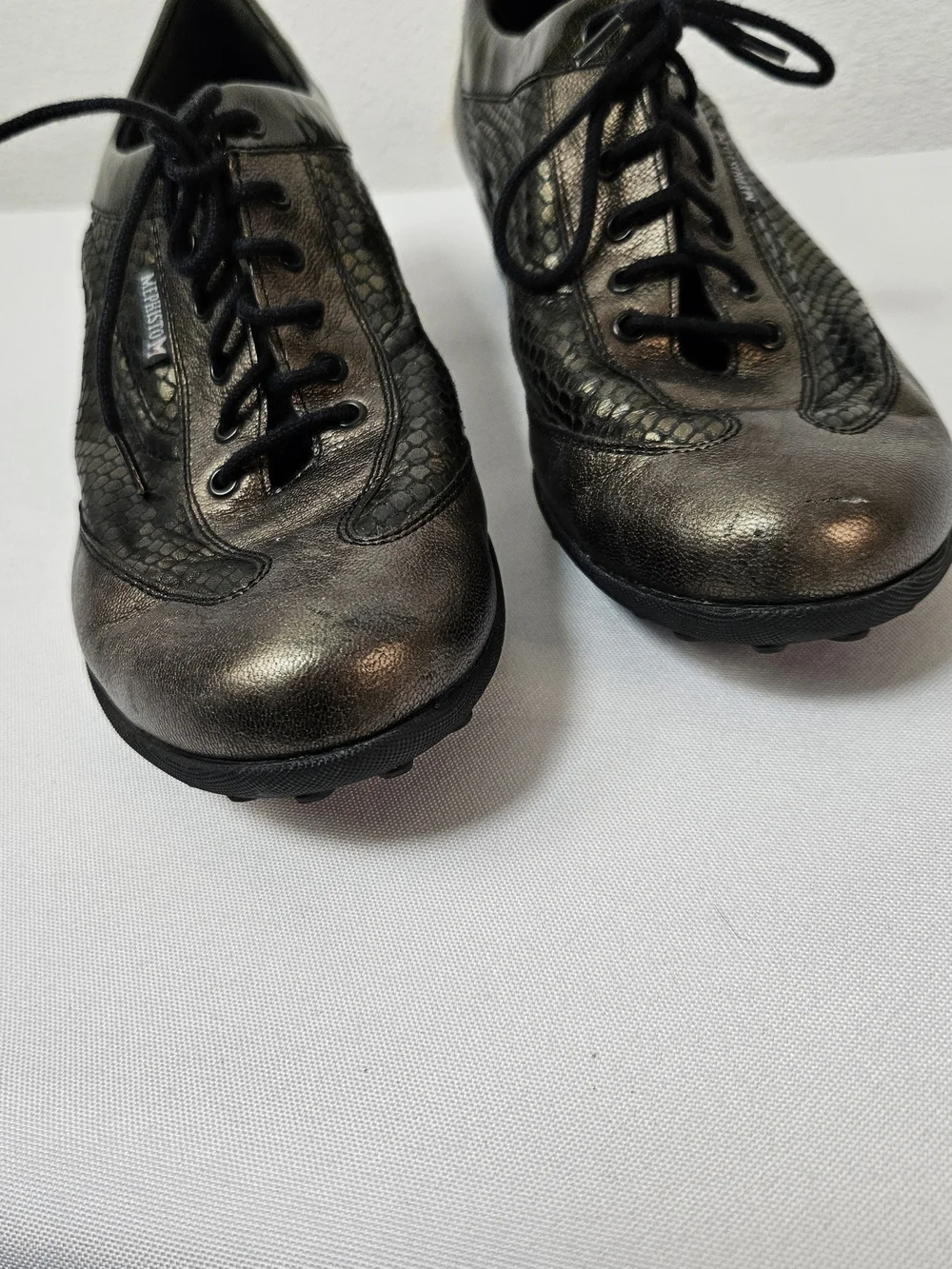 Mephisto Women's Metallic Olive Lace-Up Comfort Shoes Size 8.5
